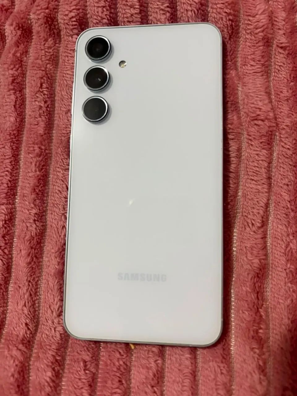 Vendo celular A55 Samsung com apenas 1 ano de uso 