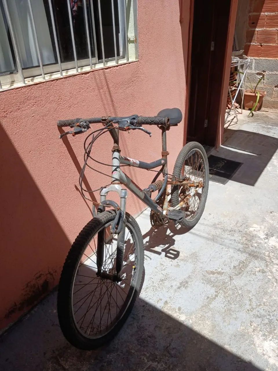 Vende-se bicicleta usada aro 21 - Foto 4
