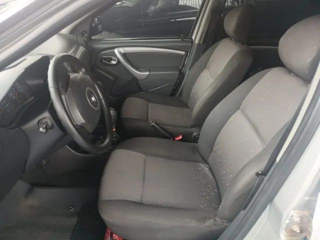 Renault Logan Expression Hi-Flex 1.6 8V 4p, foto 6 de 19