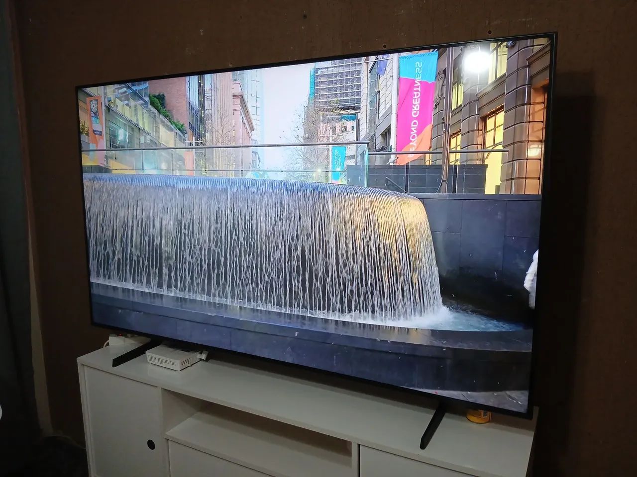 Smart TV 65 polegadas NOVÍSSIMA - Foto 3