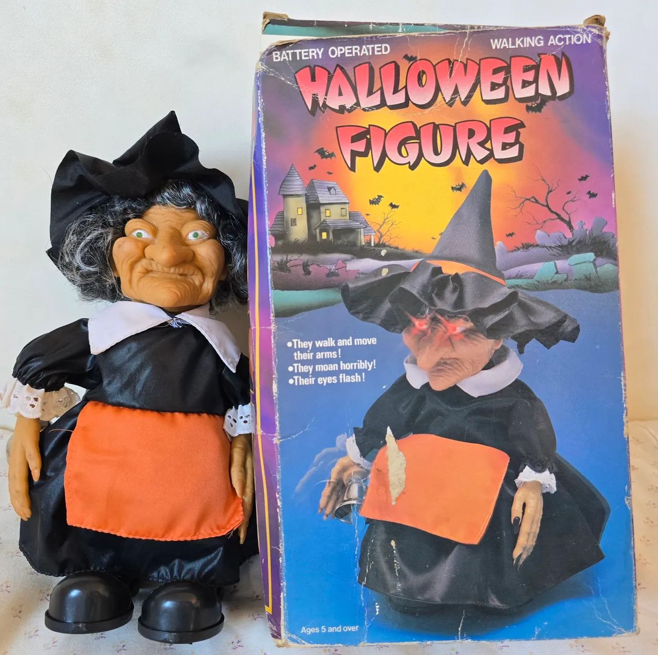Bruxa Halloween, move e acende os olho, antigo, década de 90s - Foto 4