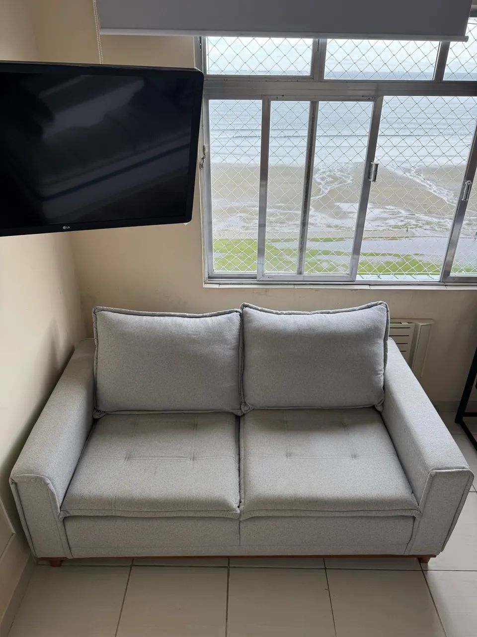 Sofá em linho 2 lugares 