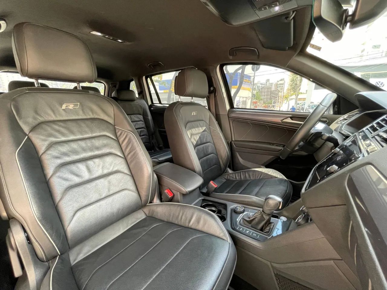 Volkswagen Tiguan Allspac R-Line 350 TSI 2.0 4x4, foto 14 de 19