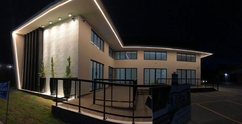 Condomínio comercial alto padrão, 5 lojas - Foto 4