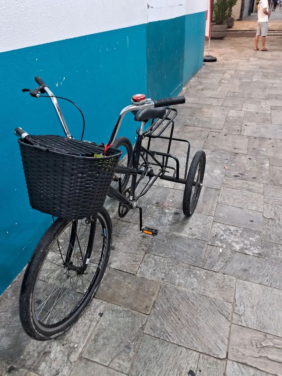 Triciclo com garupa para passear com cesta na frente e cesta de carga traseira  - Foto 3