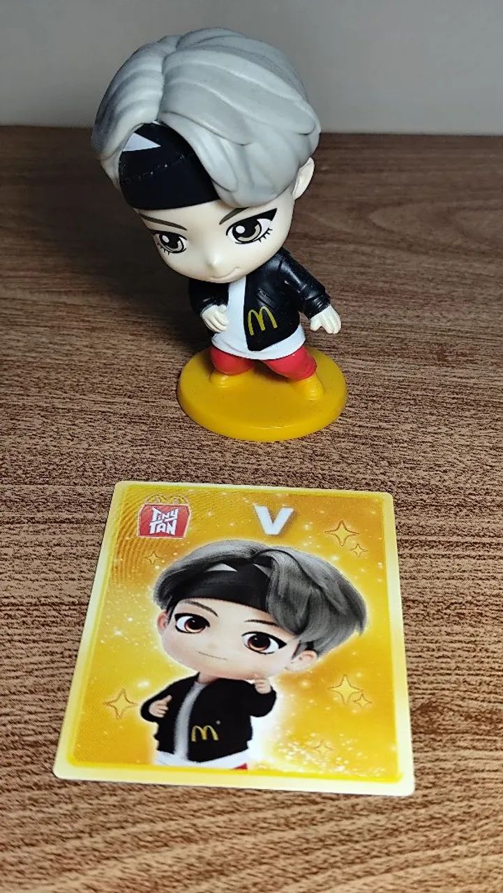 V - Boneco BTS 