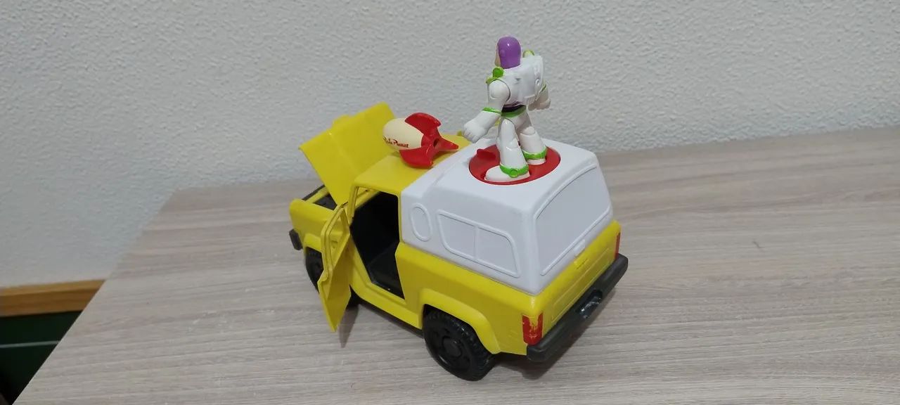 Imaginext Buzz Lightyear e Carro da Pizza Planet - Foto 4