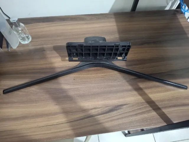 tv un40mu6100 40 polegadas Samsung 4k em perfeito estado + suporte + suporte para parede   - Foto 2