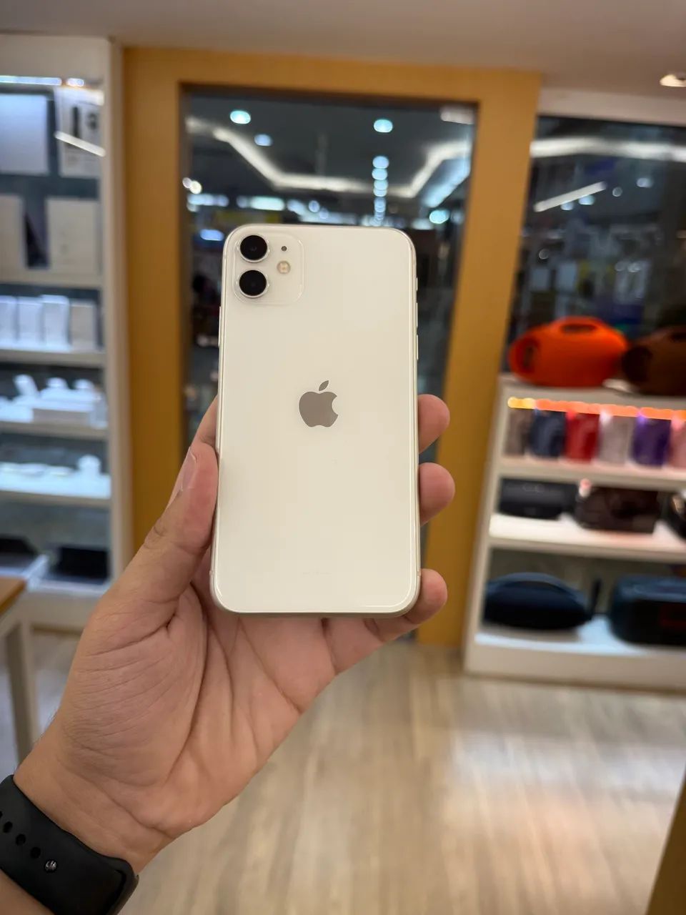iPhone 11 128GB Branco - Bat 71%  - Foto 3