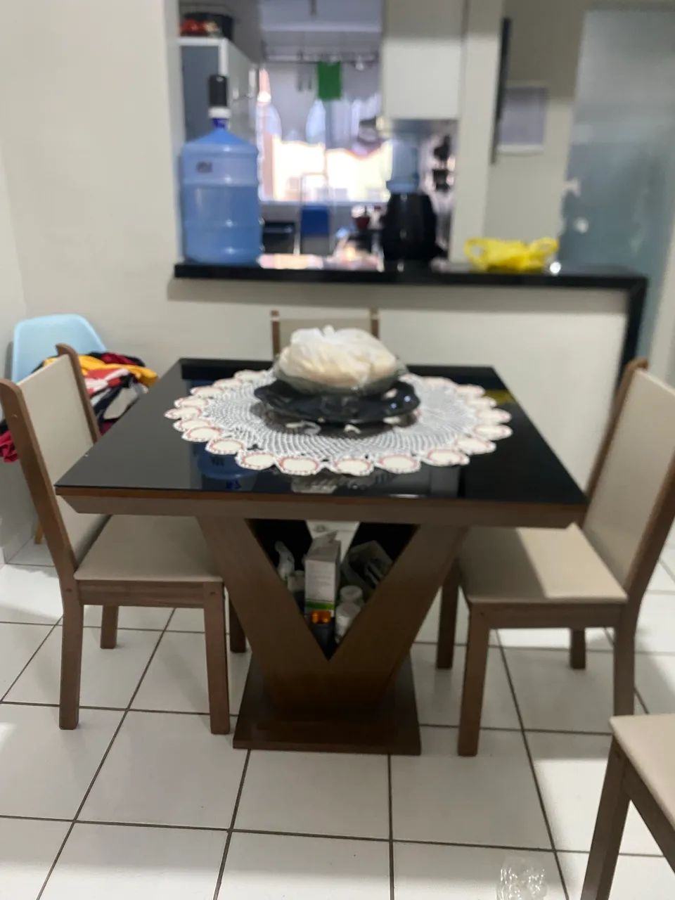 MESA COM CONJUNTOS DE 4 CADEIRAS  - Foto 3