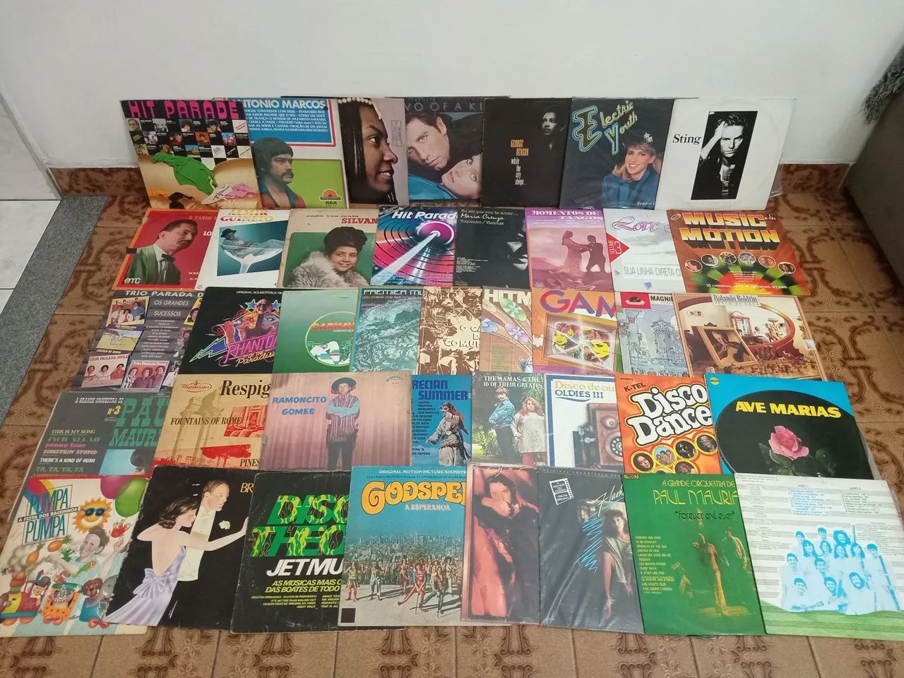 Lote de 75 discos de vinil 