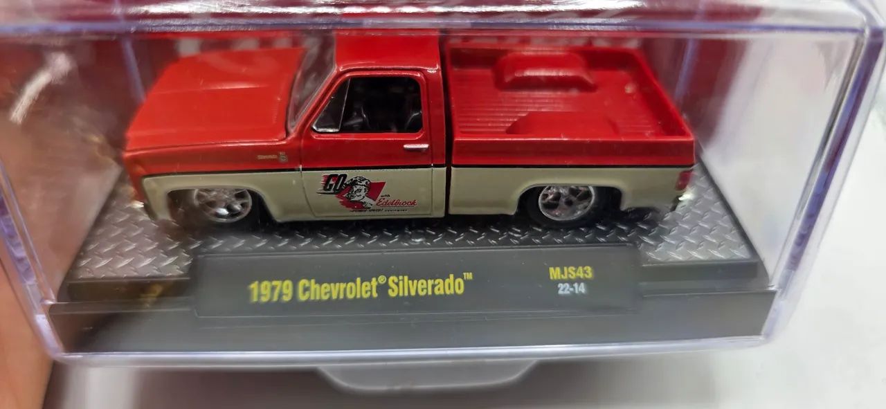 M2 MACHINES 1979 Chevrolet Silverado  - Foto 2