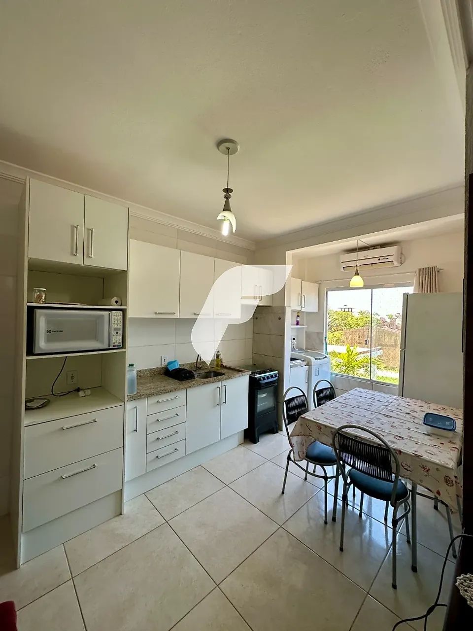 Apartamento 3 Quartos com 1 Suíte e 72m² - Ingleses do Rio Vermelho