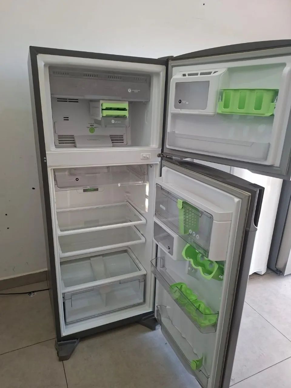 Vendo geladeira 220v  - Foto 3
