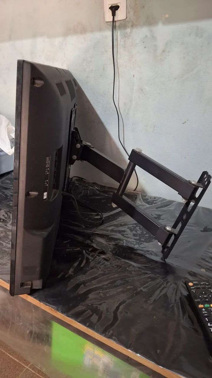 Vende-se essa TV Panasonic de 32 polegadas usada funcionando perfeitamente  - Foto 4