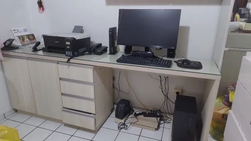 Escrivaninha em MDF