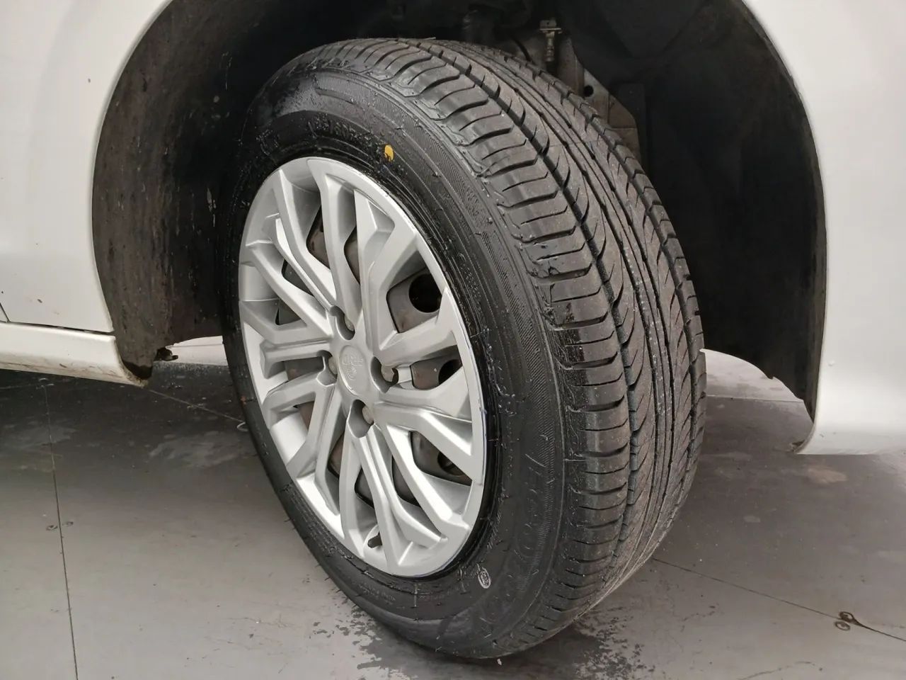 Fiat Cronos 1.0 6V Flex, foto 13 de 18