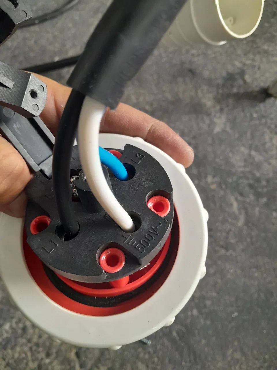 Está precisando de eletricista predial e residencial  * - Foto 4