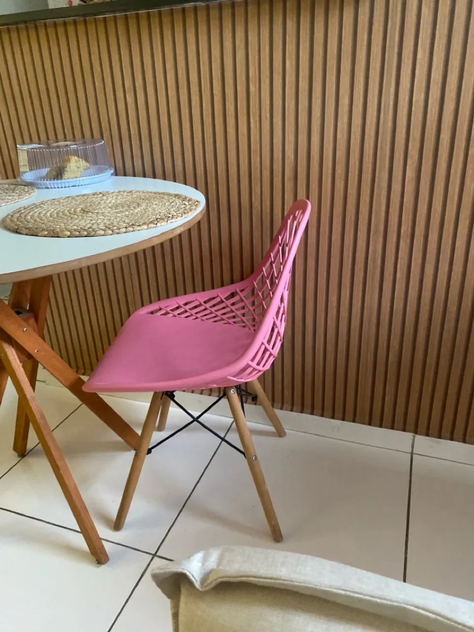 Cadeira eames kaila rosa