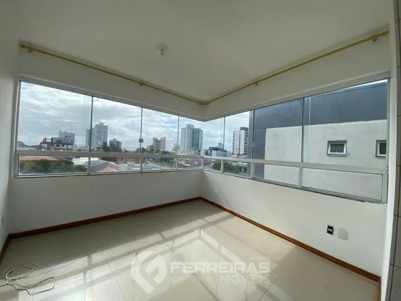 Apartamento 2 dormitórios sendo 1 suíte com garagem no Centro de Tramandaí