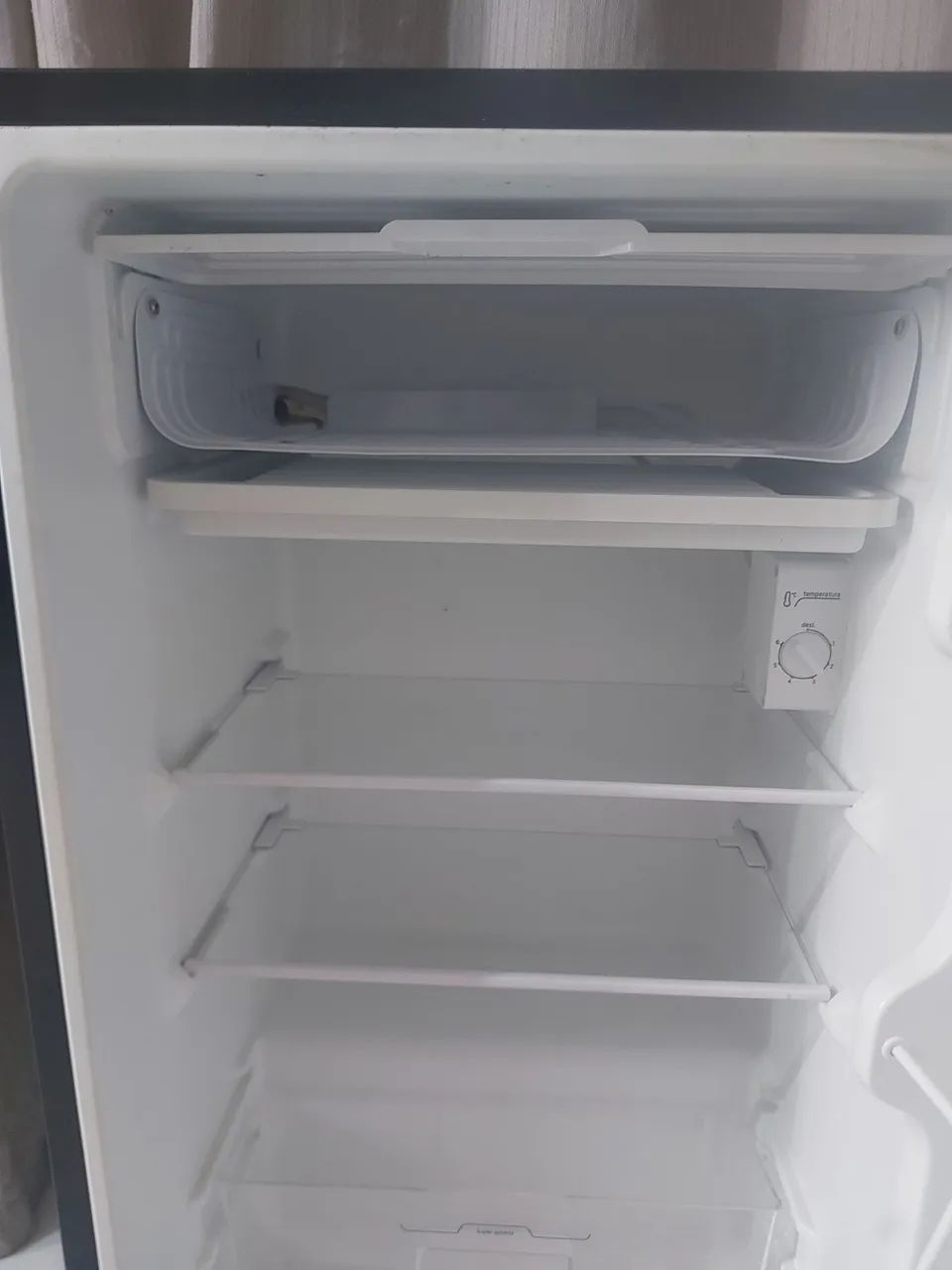 Frigobar preto Midea - Foto 4