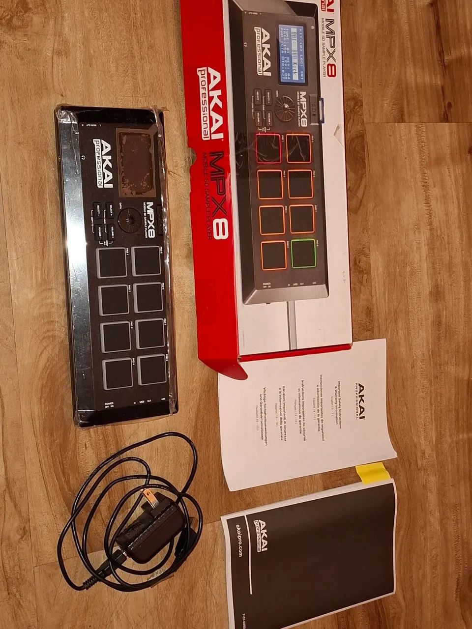 Akai Professional MPX8 Sampler - Instrumentos musicais