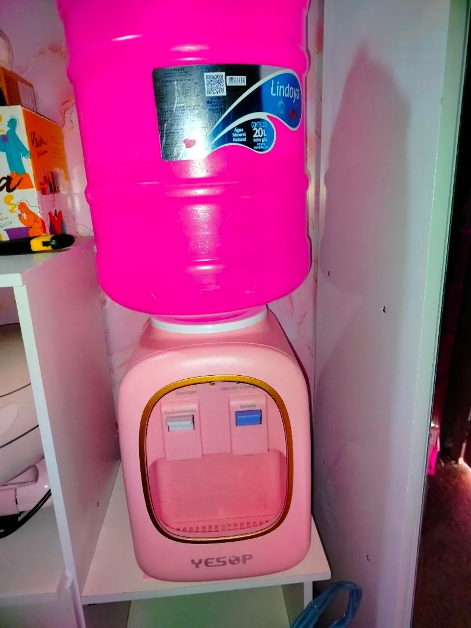 Bebedouro Rosa elétrico 