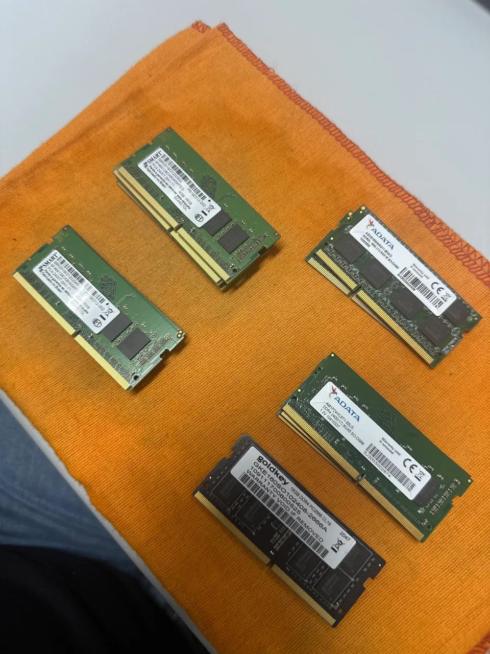 Memória RAM DDR3 DDR4 4GB 8GB 16GB 1600 2400 2666 Para Notebook