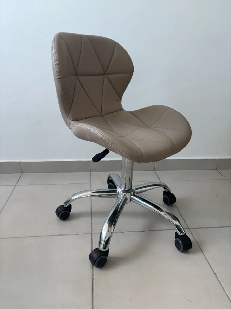 Cadeira Giratória Eiffel Slim Nude