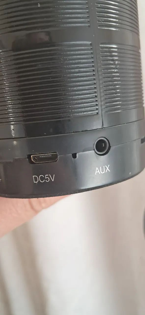 Caixa de som pequena via Bluetooth... - Foto 3