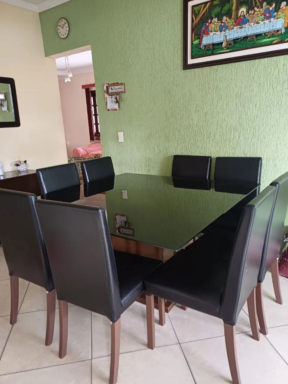 Mesa vidro preto com 8 cadeiras 