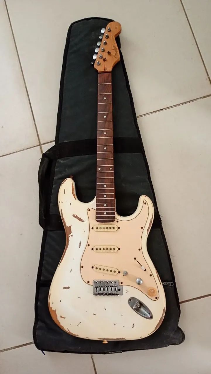 Guitarra stratocaster (projeto)