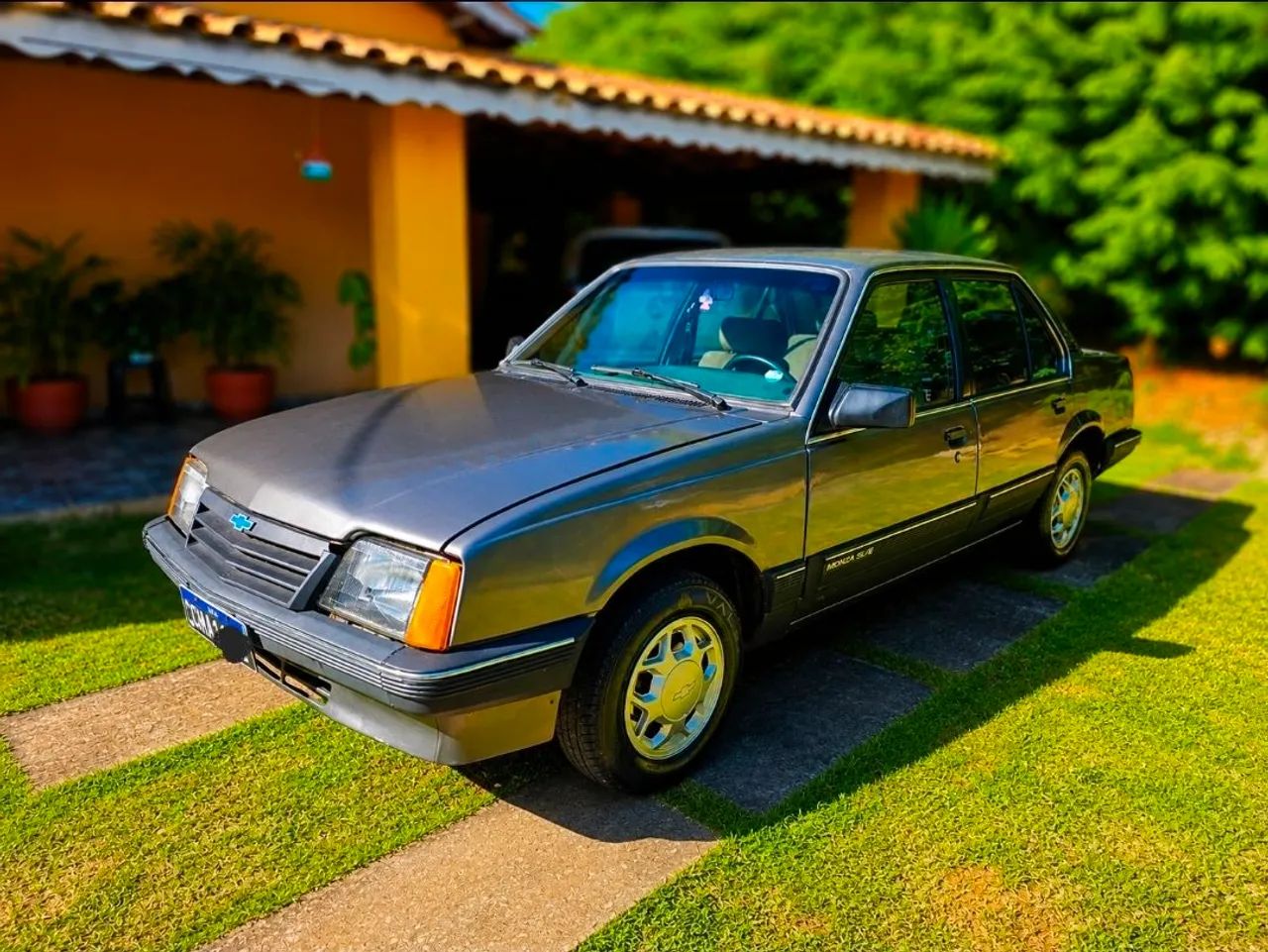 Chevrolet Monza 1990