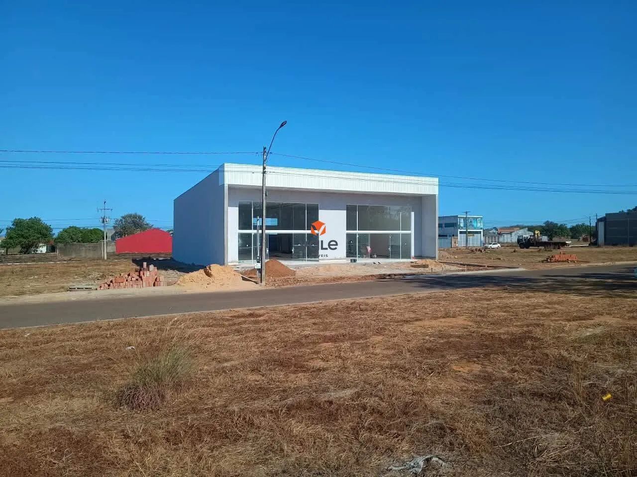 GALPÃO COM 606 M² PARA LOCAÇÃO  LUZIMANGUES