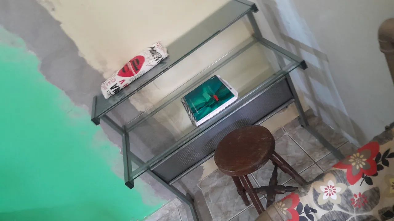 Mesa com suporte extra de vidro