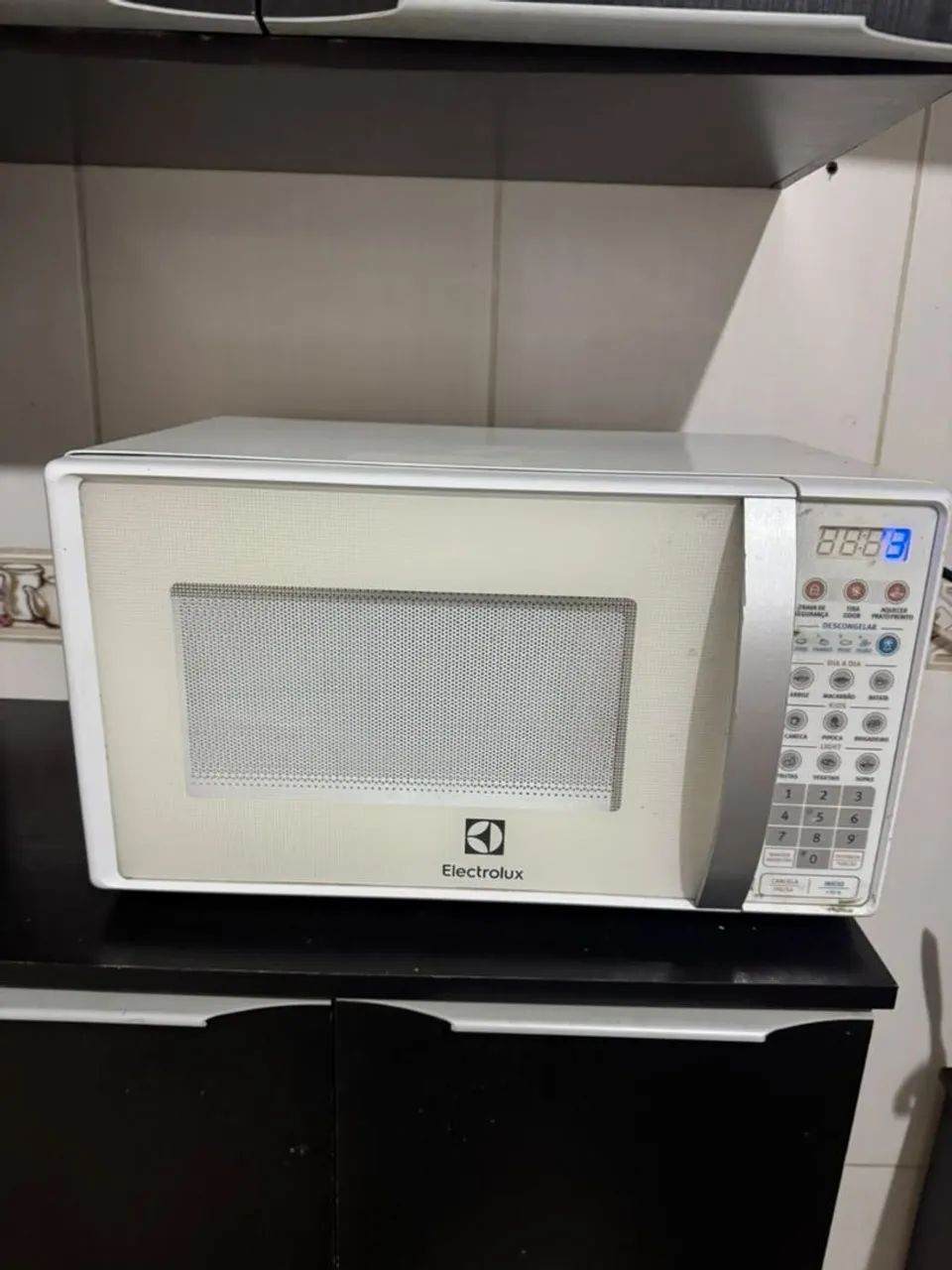 Micro-ondas, usado mas em ótimo estado, funciona perfeitamente - Foto 3