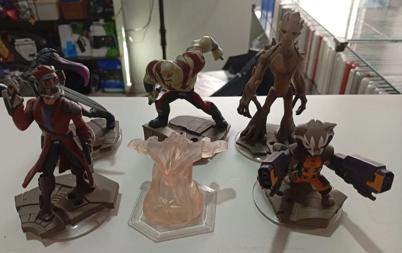 Disney infinity 2.0 PS3 com ,8 bonecos e com jogo original  - Foto 2