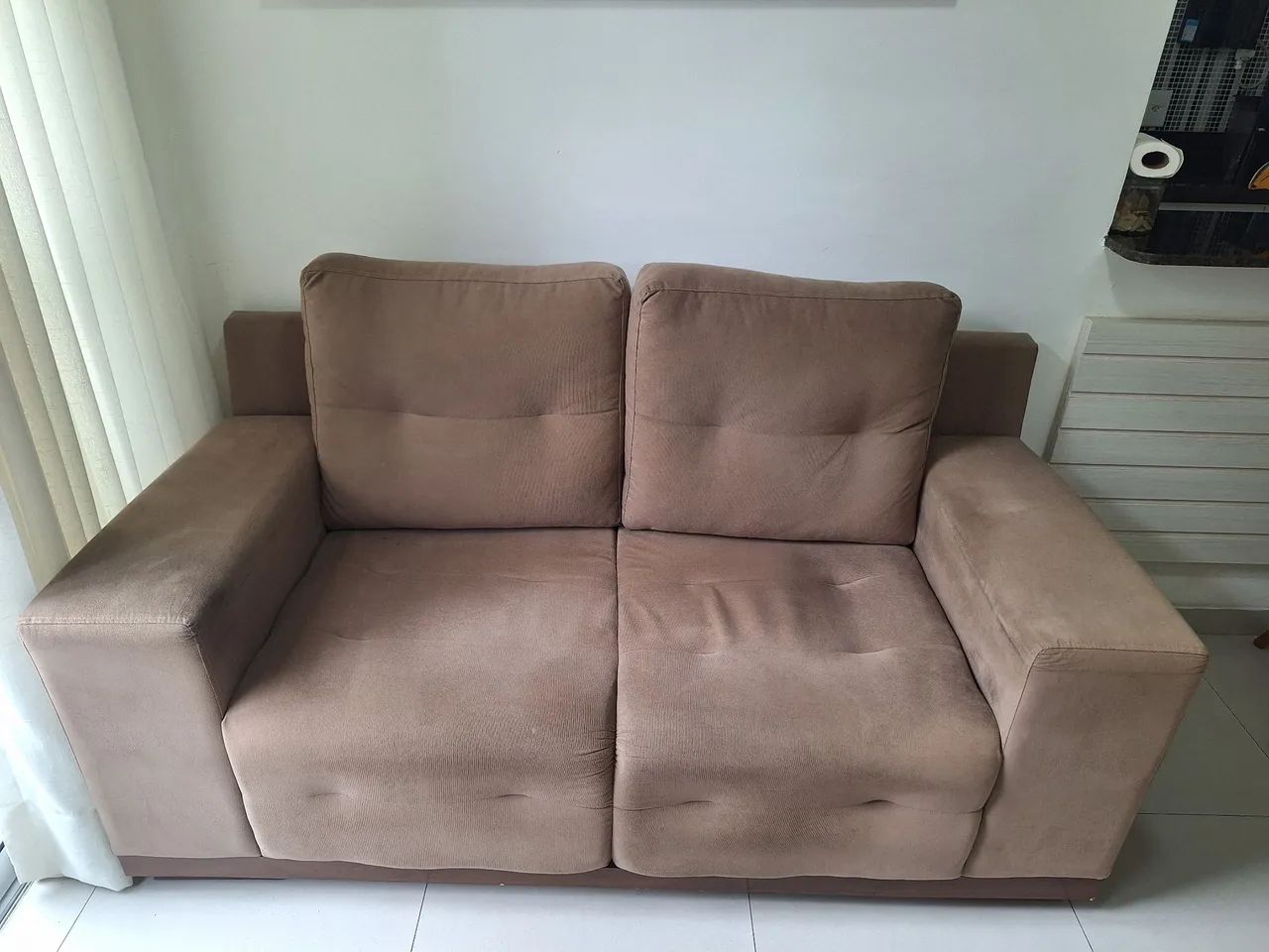 Vendo poltrona de 2 lugares com forro em Suede - Foto 2
