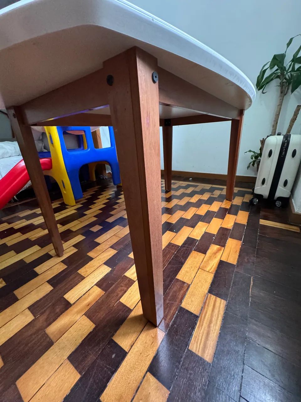 MESA COM TAMPO DE VIDRO  - Foto 4