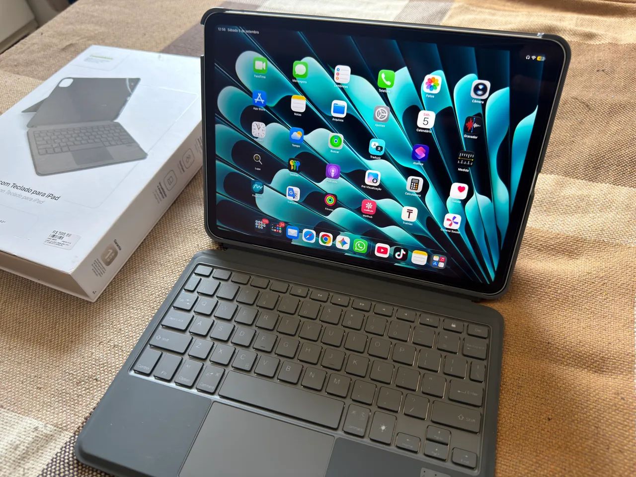 Capa Teclado Para iPad Pro 11 e Air iPlace Cinza