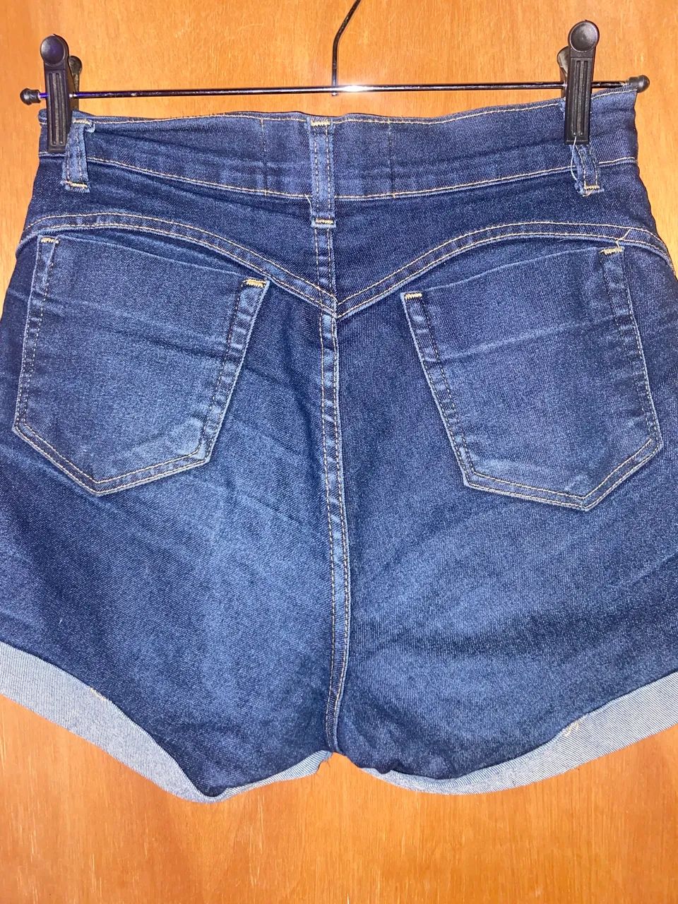 Short jeans com botões  - Foto 3