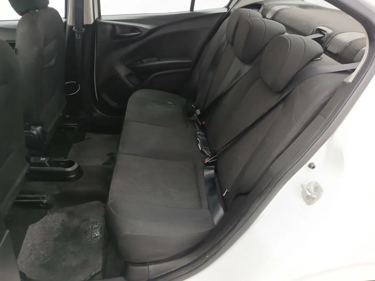 Fiat Cronos 1.0 6V Flex, foto 17 de 18
