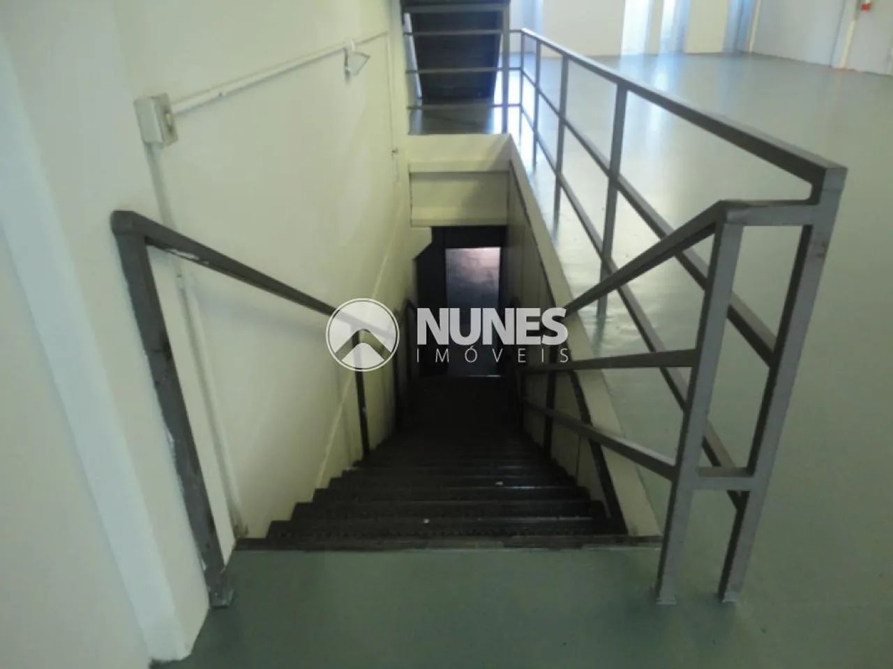 ARMAZÉM COMERCIAL / INDUSTRIAL EM ÓTIMO ESTADO / EXCELENTE LOCALIZAÇÃO E CONSTRUÇÃO - Foto 4
