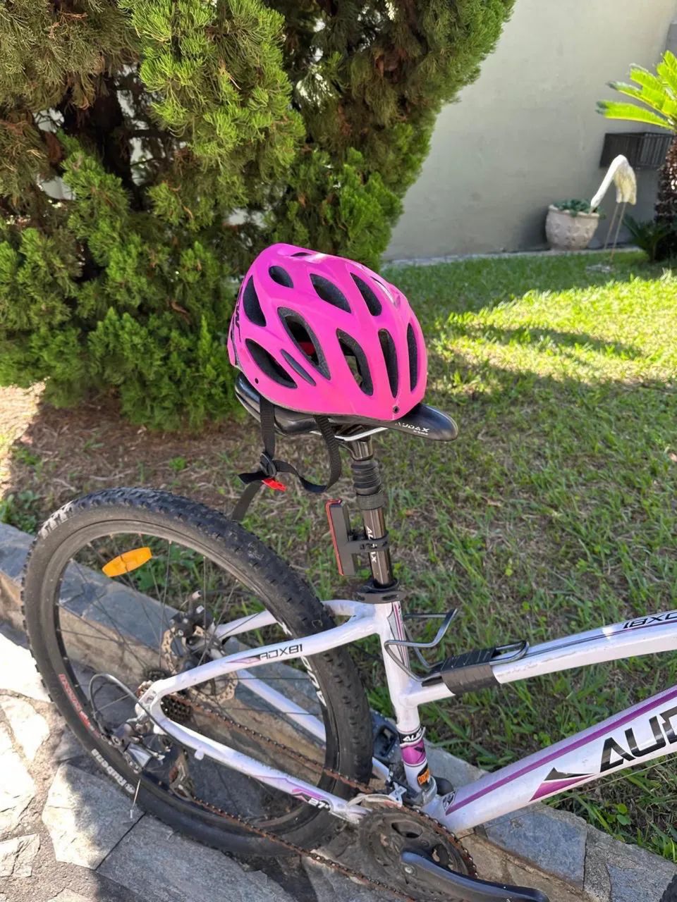 Moutain Bike Audax - Brancas e Roxa Aro 26 - Foto 4