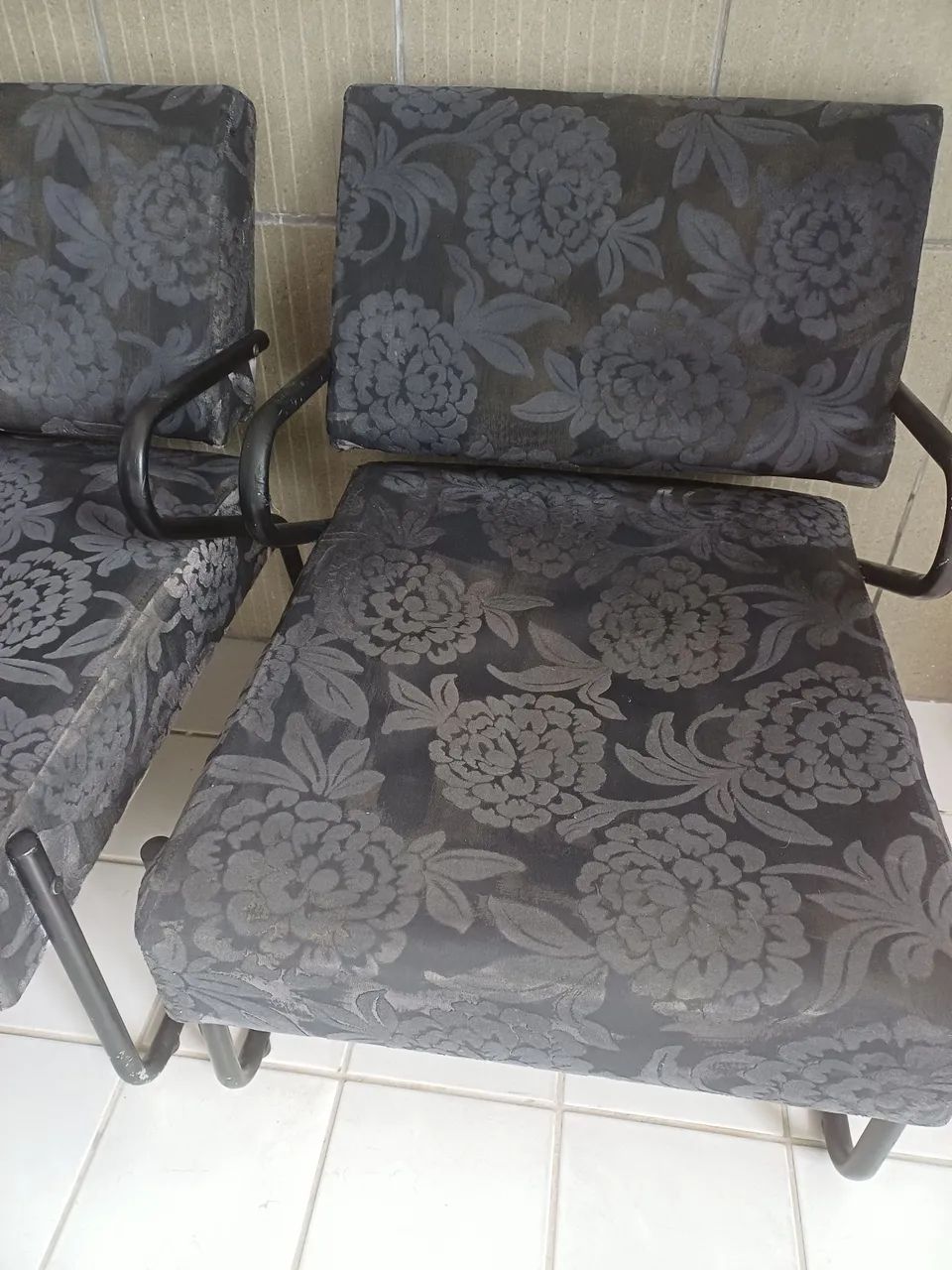 DUAS CADEIRAS DE APOIO SALA - Foto 2