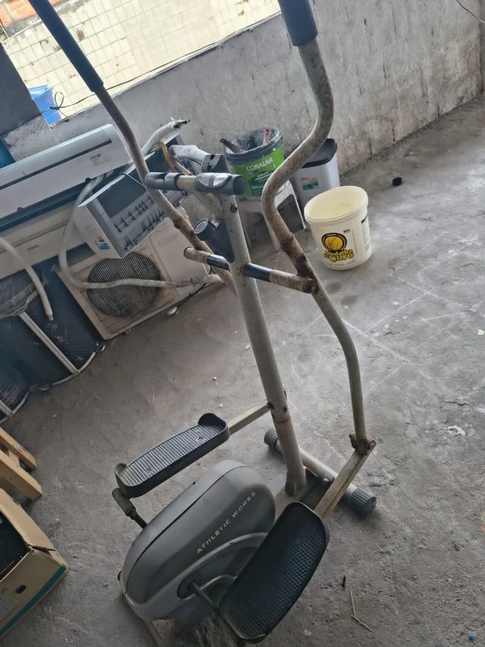 Bicicleta, elíptico, aparelho abdominal 