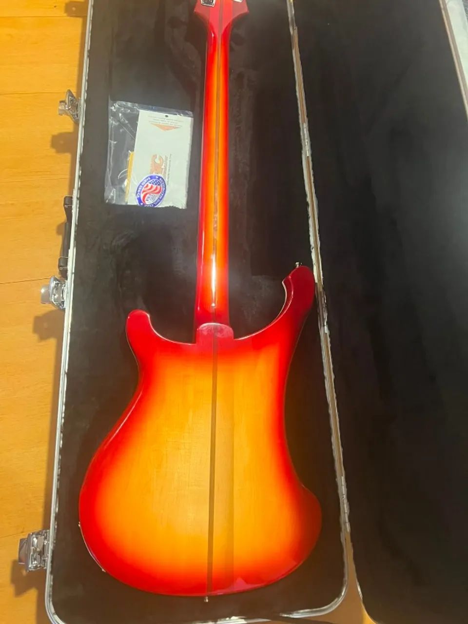 Baixo Rickenbacker 2024 - com case - Foto 2