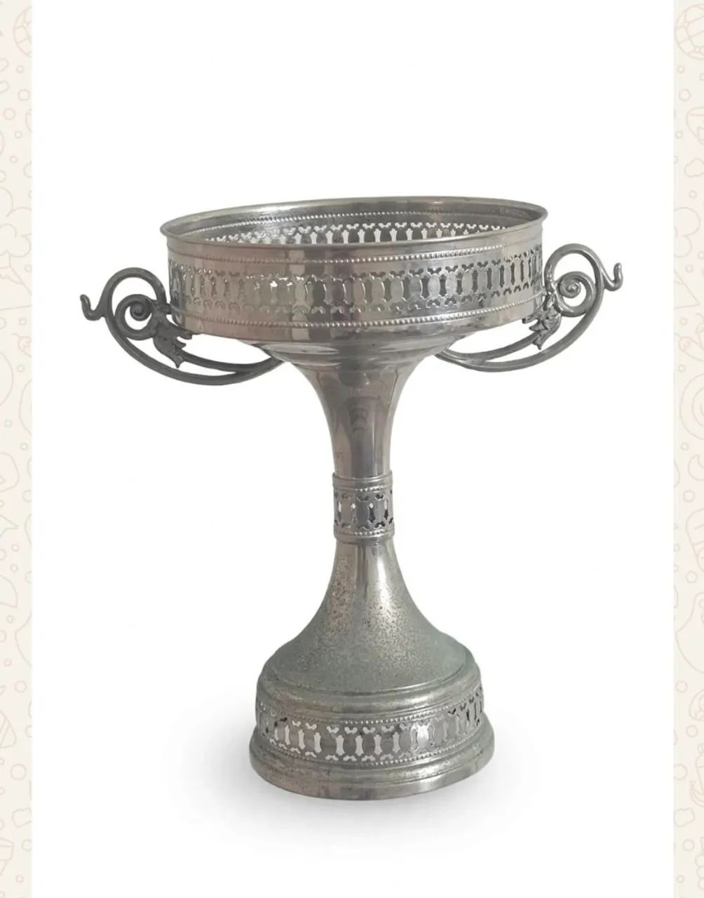 Pedestal prateado época 1930