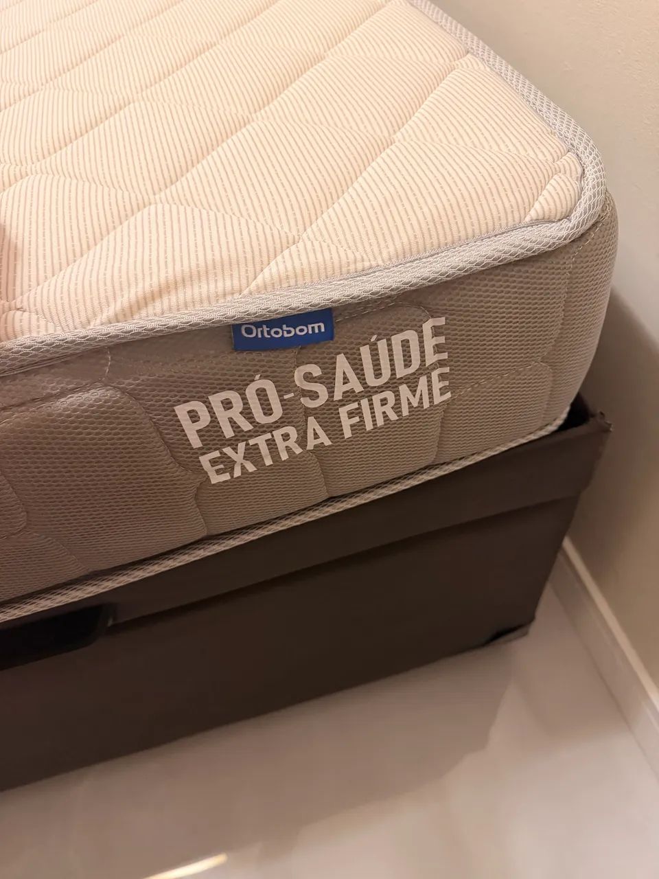 Vendo colchão casal. 