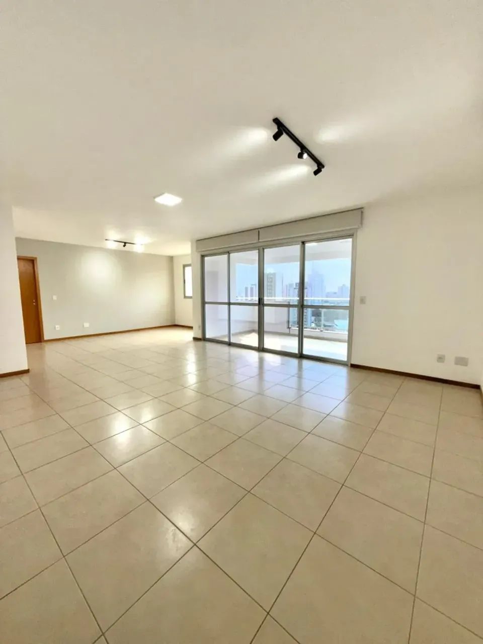 Alugo apto com 152m² - 2 suítes, sendo uma com closet em Bosque da Saúde em Cuiabá-MT - Foto 2